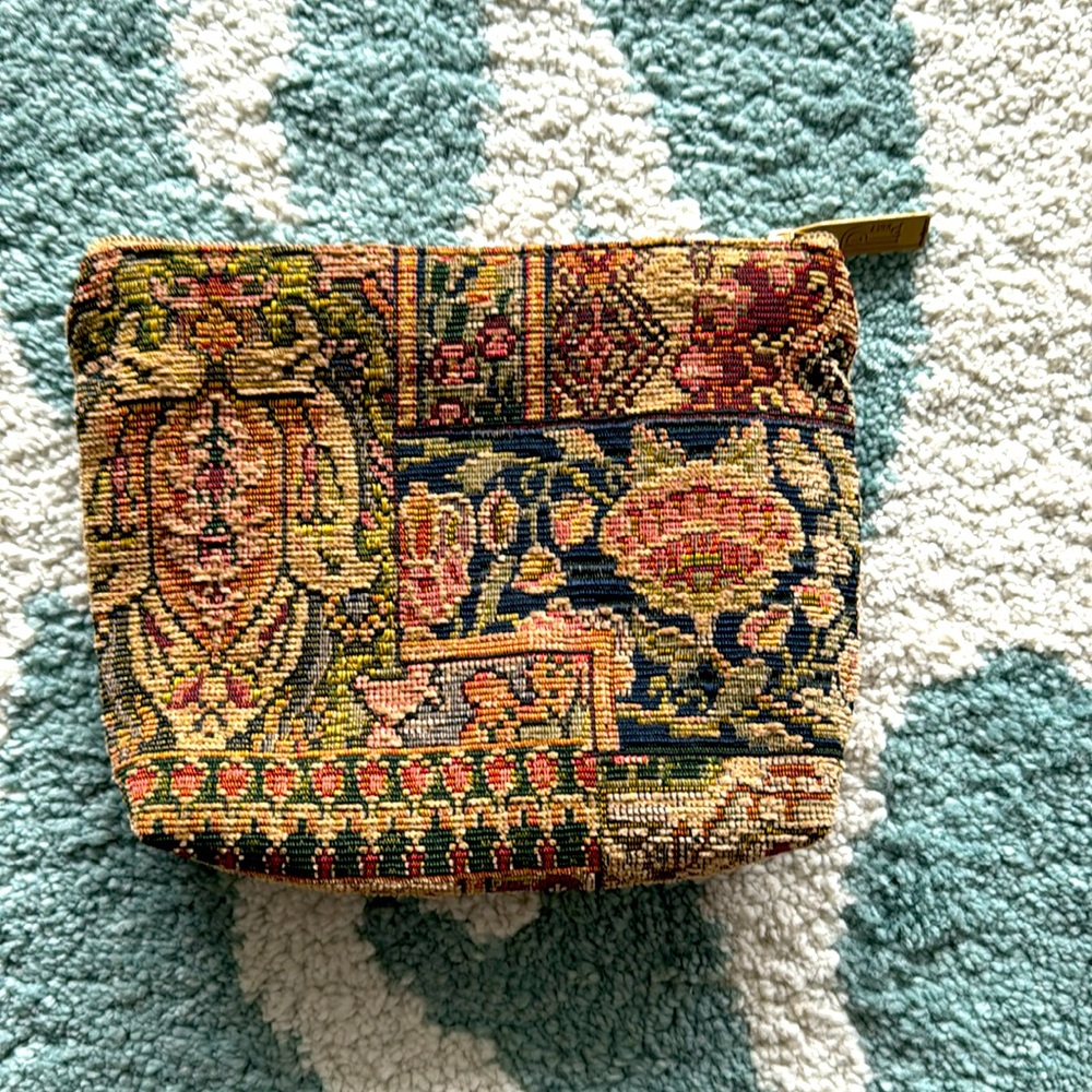 VINTAGE “PINKY” NEEDLEPOINT BAG